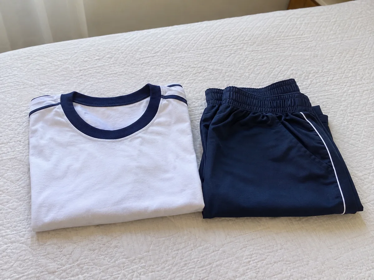 Conjunto de uniforme escolar